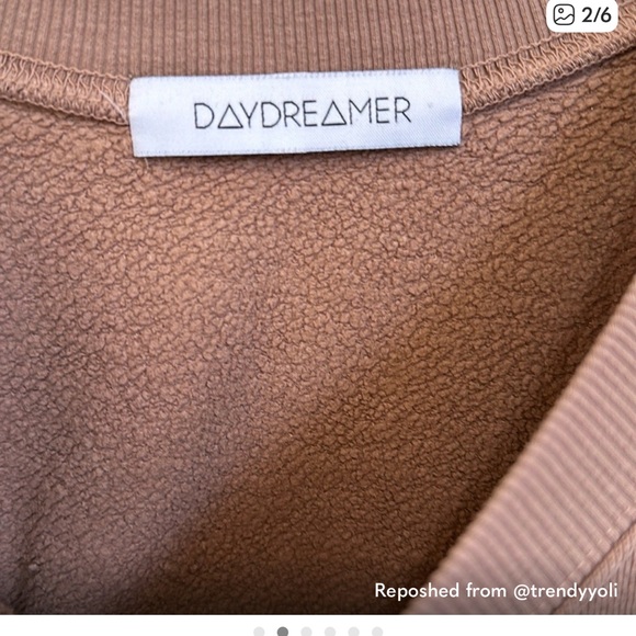 Daydreamer TLC Brown Graphic Sweatshirt EUC
Size L - Picture 5 of 5